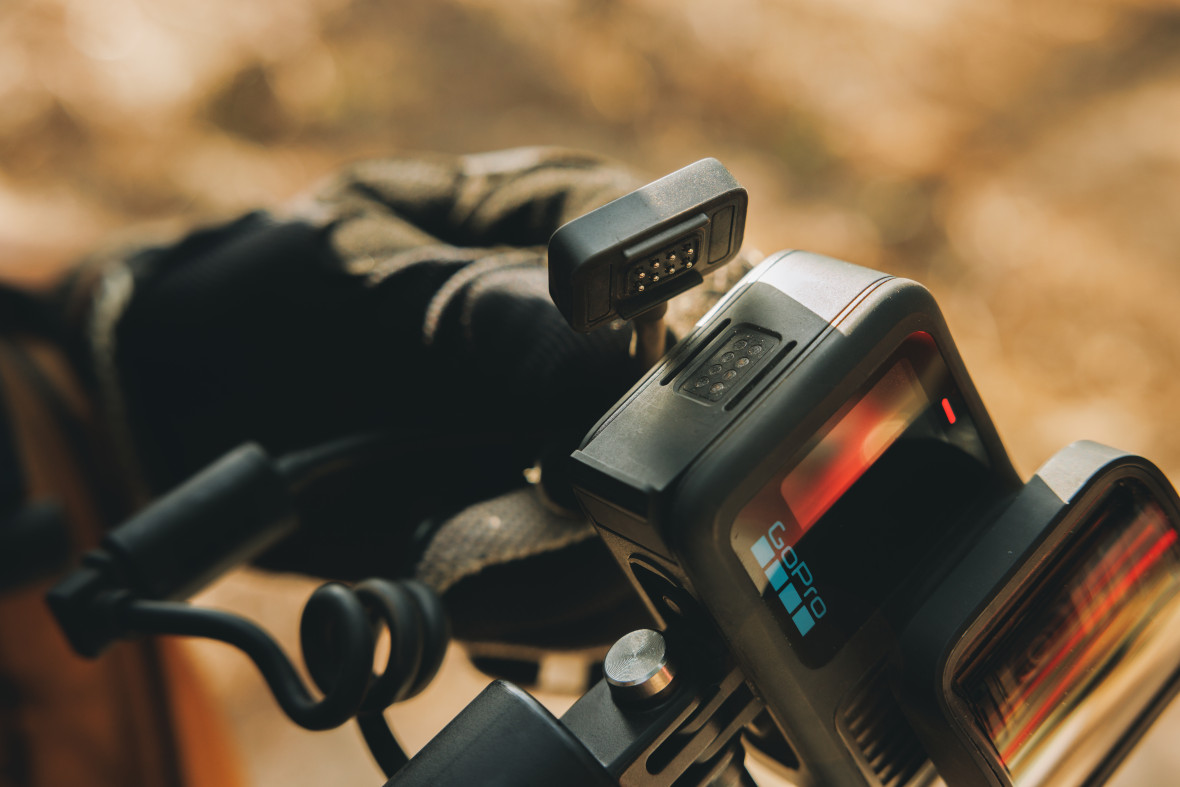 Два види кабелів у комплекті